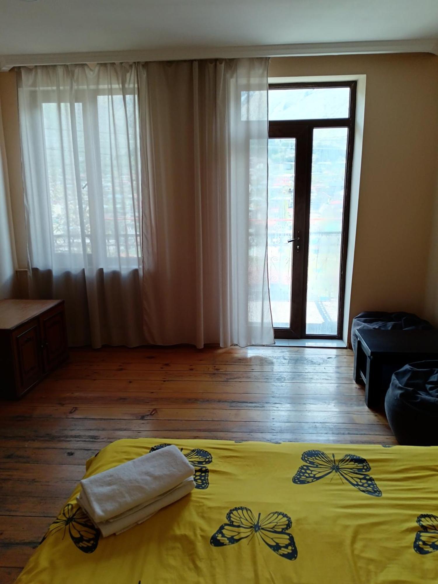 Belas Guesthouse Stepantsminda Exterior photo