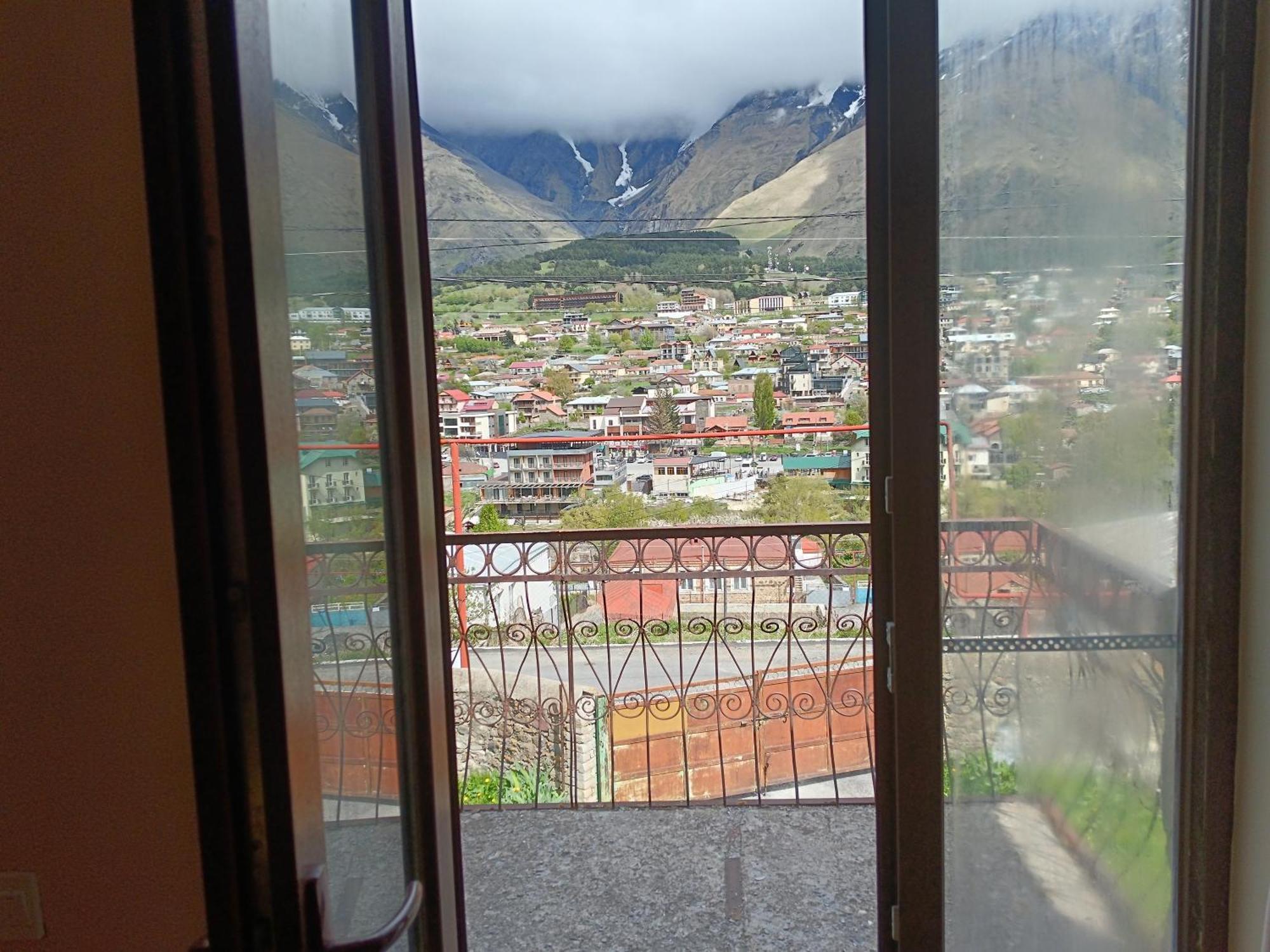 Belas Guesthouse Stepantsminda Room photo